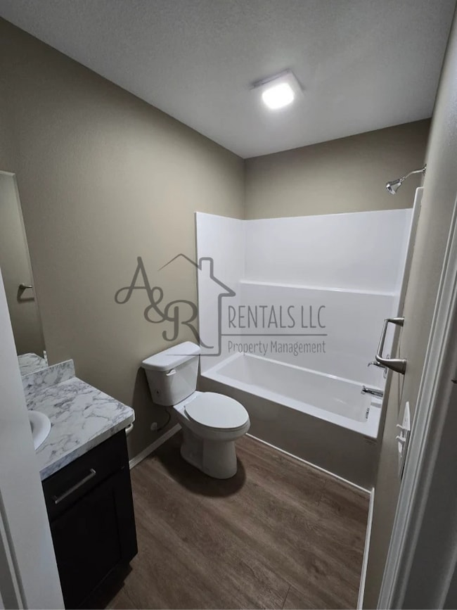 Building Photo - 213 W Forest St