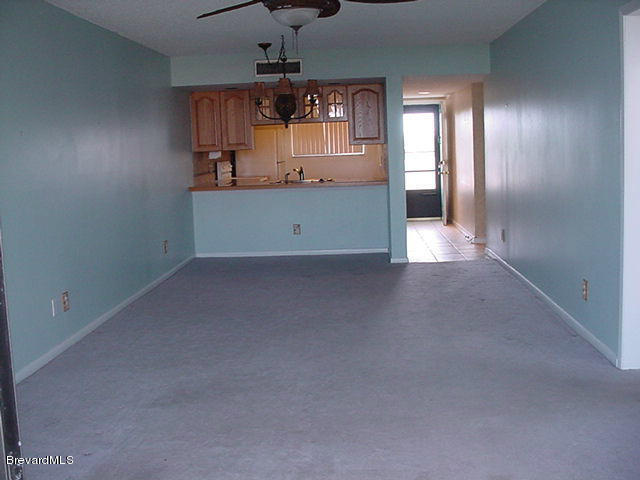 Building Photo - 300 Columbia Dr