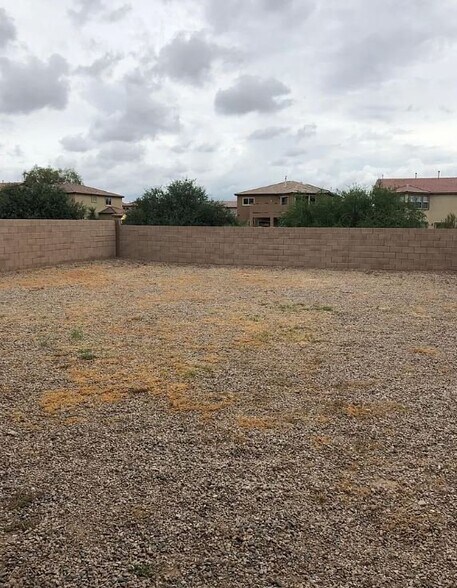 Building Photo - 10450 S Cutting Horse Dr