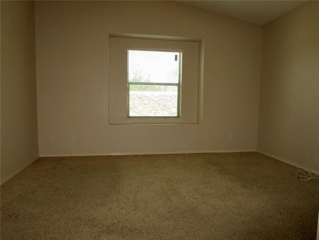 Building Photo - 14209 North Point Ave