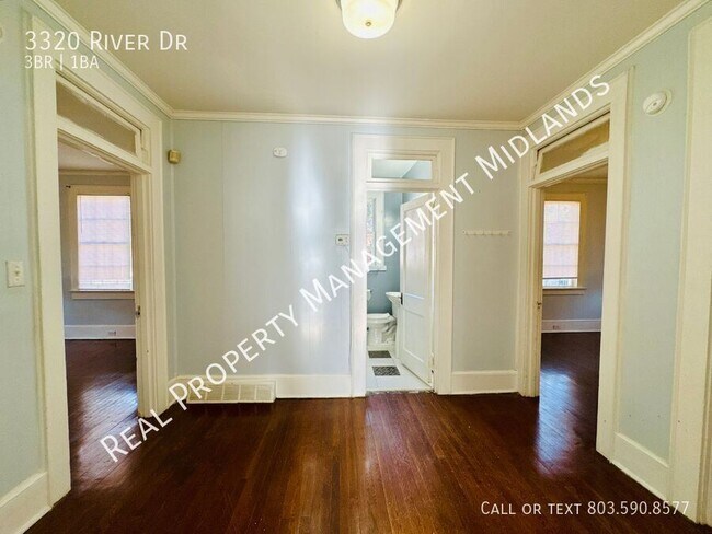 Building Photo - 3320 River Dr