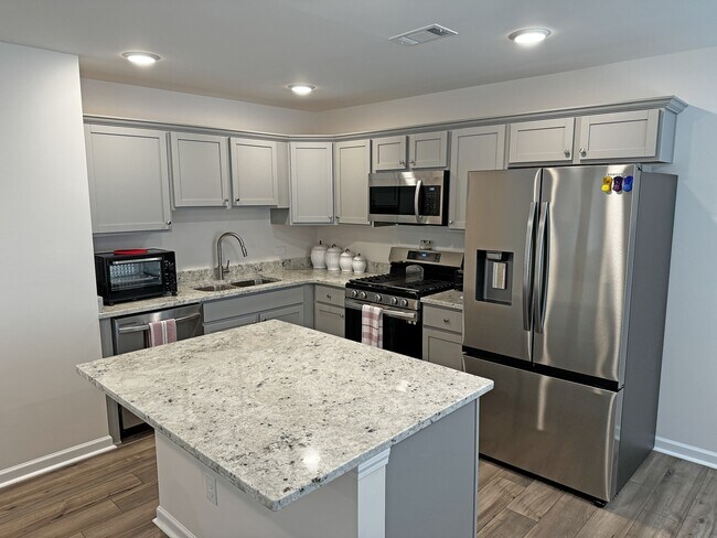 Building Photo - 230 Pedric Dr