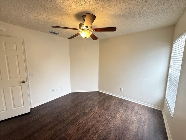 Building Photo - 159 Stillwater Dr