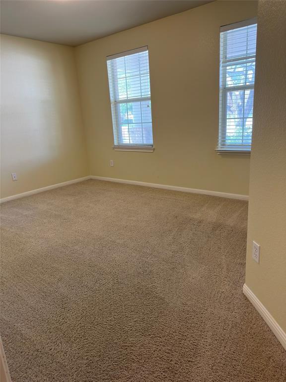 Building Photo - 15008 Fernhill Dr