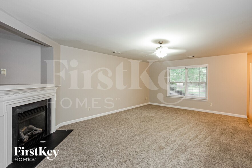 Building Photo - 2922 Blueberry Dr