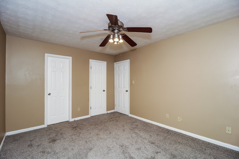 Building Photo - 972 Pine Hollow Rd