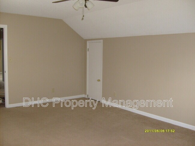 Building Photo - 3142 Ashbury Ln