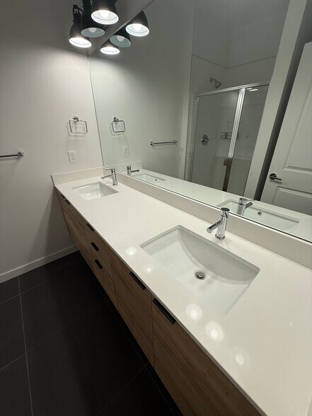 Building Photo - 2168 N 185th St