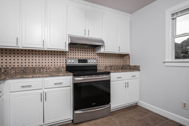Building Photo - 2506 St Christopher Cir SW