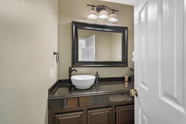 Building Photo - 5845 Topanga Canyon Pl