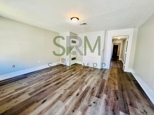 Building Photo - 2 Bedroom house in West Louisville- Section 8 accepted