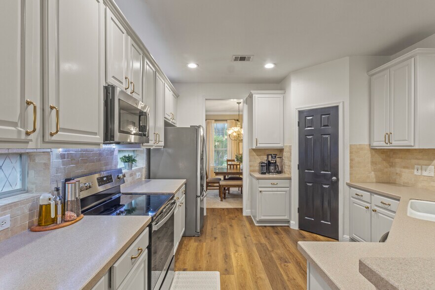 Building Photo - 7005 Stone Canyon Ct