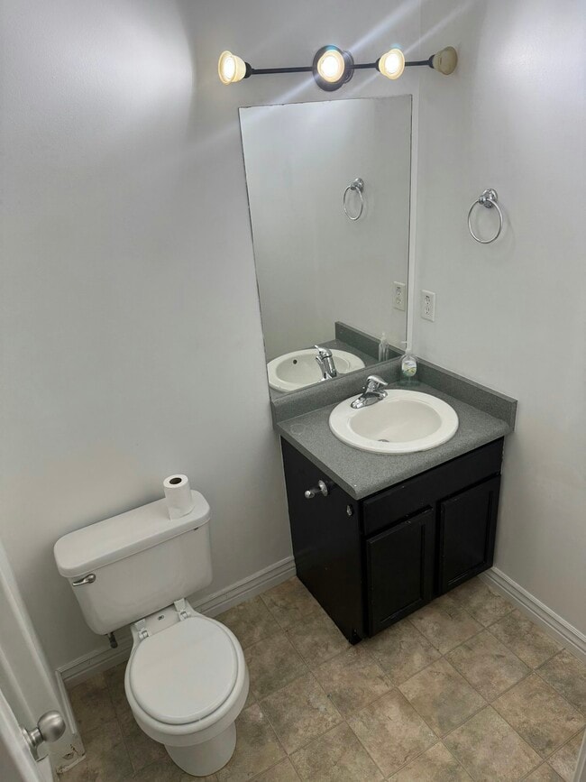 Building Photo - 3411 Dundee Dr