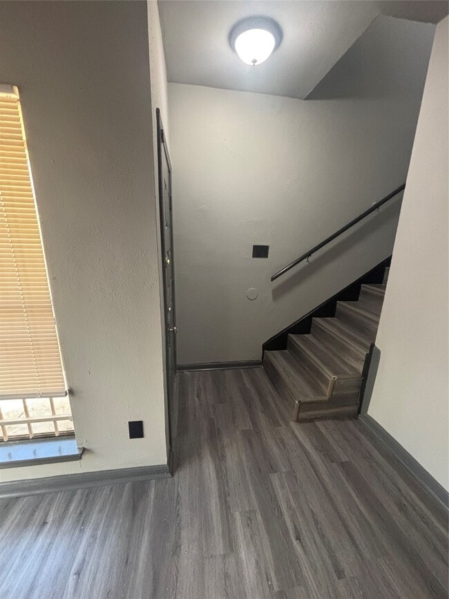 Building Photo - 8299 Cambridge St