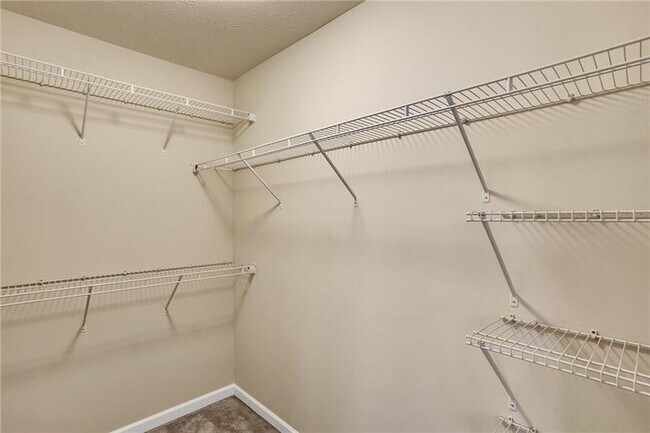 Building Photo - 620 Fairgate Drive