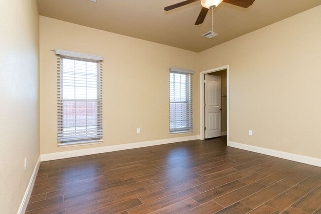 Building Photo - 9635 Mossberg St