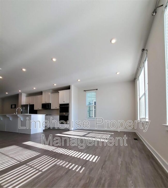 Building Photo - 946 Gabion Wy