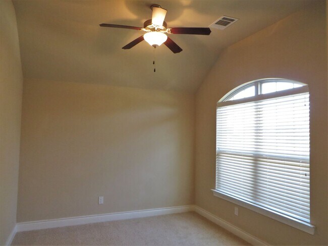 Building Photo - 3 Bedroom 2 Bathroom Siena Round Rock Home
