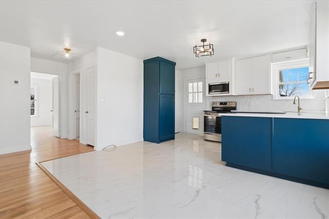 Building Photo - 602 W Pecan St