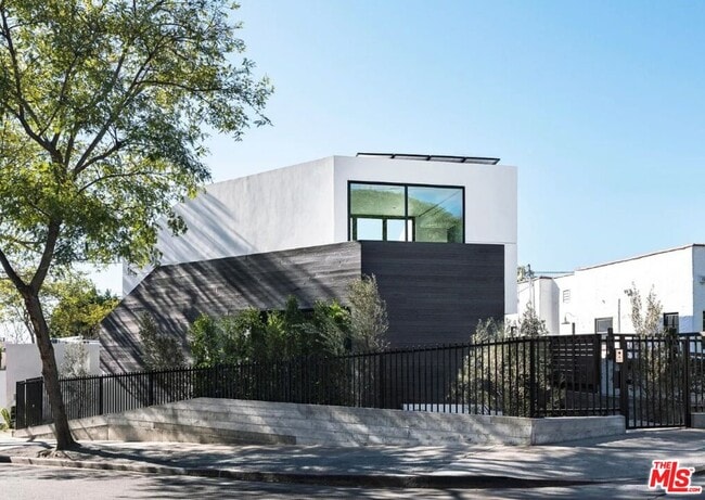 Building Photo - 857 Hilldale Ave