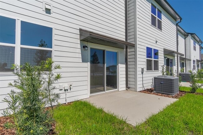 Building Photo - 394 Madison Dr