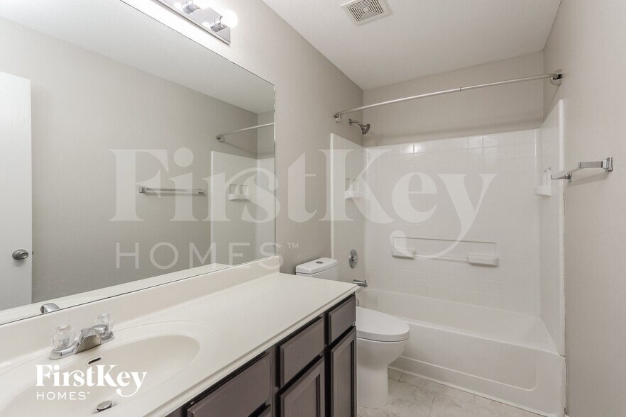 Building Photo - 5102 Roan Brook