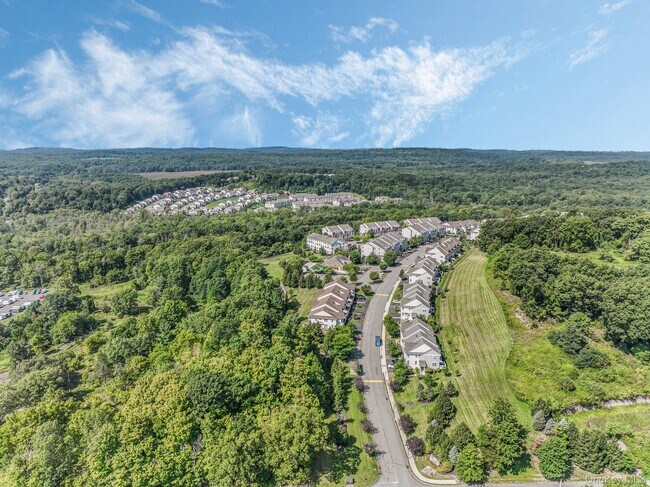 Building Photo - 1115 Balsam Dr