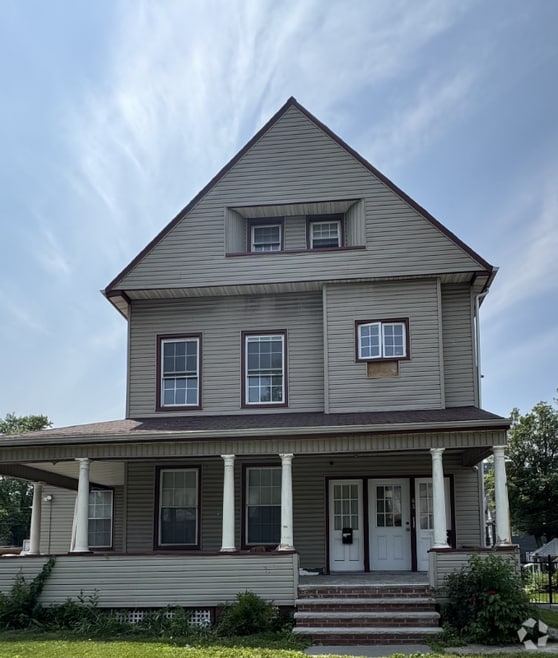 Building Photo - 63 Hawthorne Ave