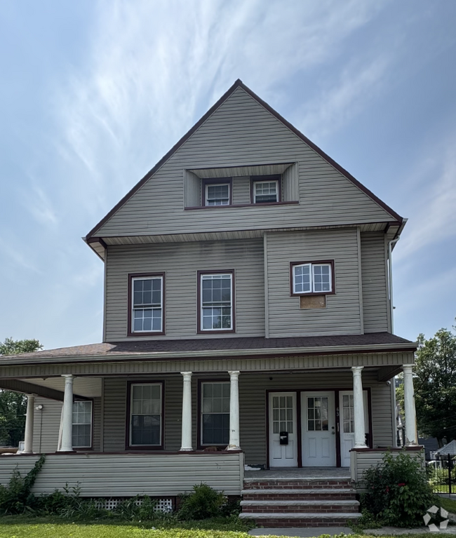 Building Photo - 63 Hawthorne Ave