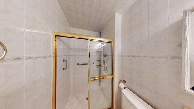 Building Photo - 121 Lake Paula Dr