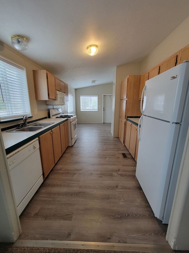 Building Photo - For Rent – 3 Bedroom, 2 Bath Home Near Old...