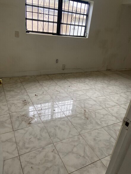 Building Photo - 17120 NW 10th Ct