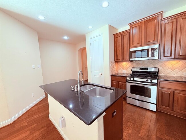 Building Photo - 2505 Amur Dr