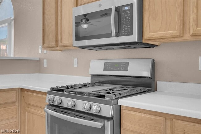 Building Photo - 2007 Mountain Sunset Ave