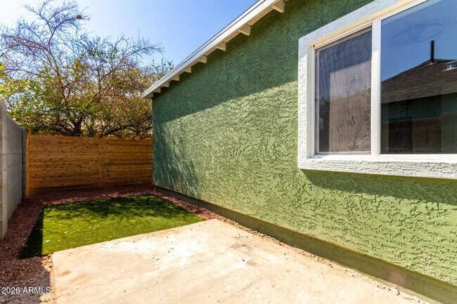 Building Photo - 510 N 10th St