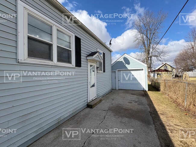 Building Photo - 2110 Lincoln St