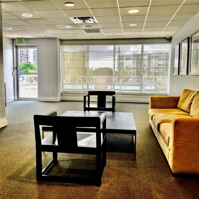 Building Photo - 3000 S Ocean Dr