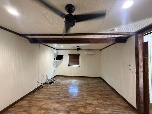 Building Photo - 18312 Hollister Rd