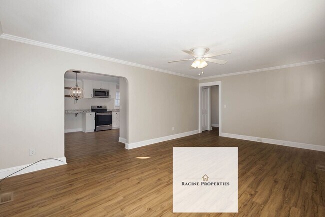 Building Photo - Charming Three Bedroom in Greer, SC