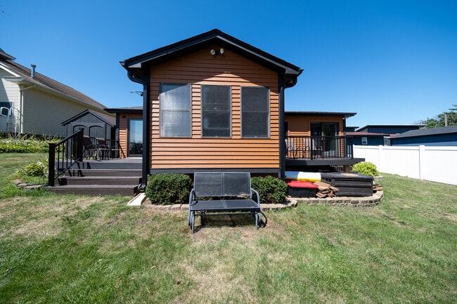 Building Photo - 24075 W Cedar Lake Dr