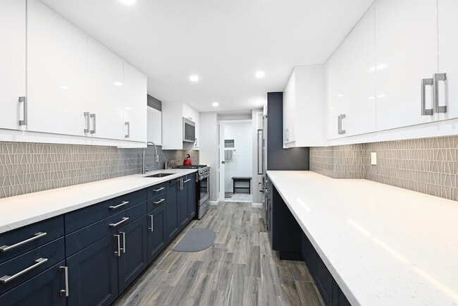 Building Photo - 218 73rd St