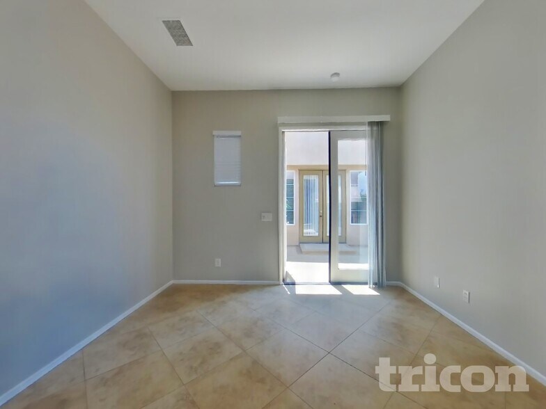 Building Photo - 34629 Foxberry Rd