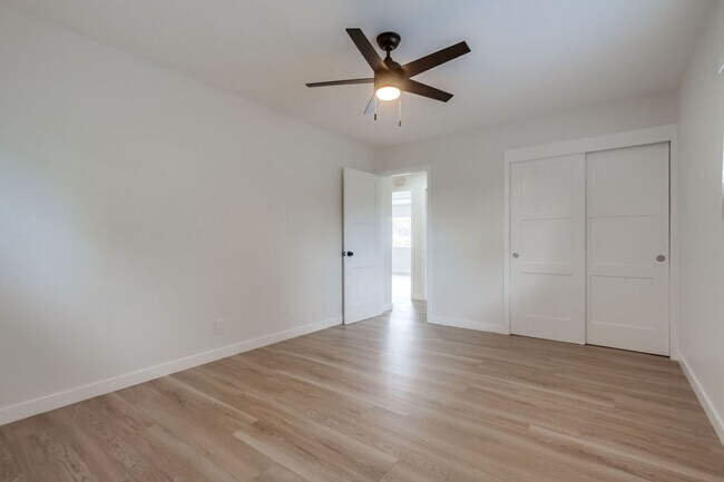 Building Photo - Charming Fully Remodeled 3-Bedroom Home in...