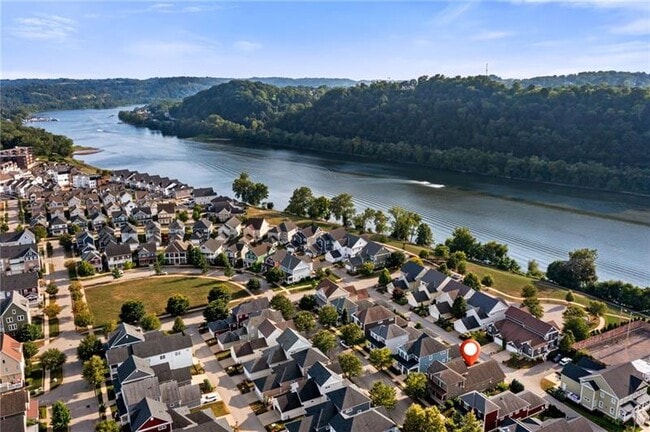 Building Photo - 261 1st St