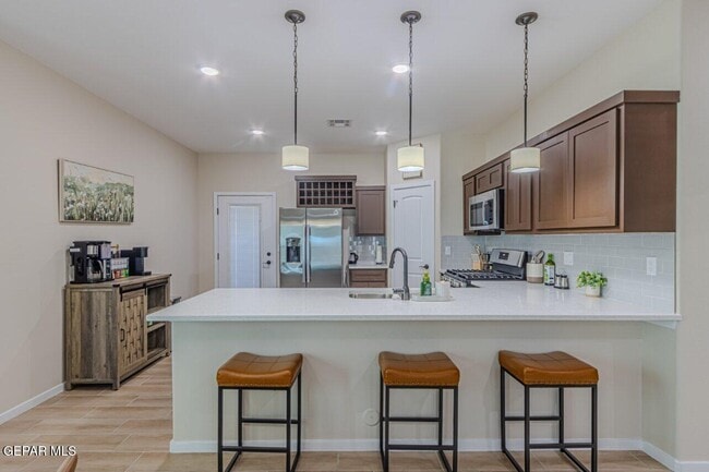 Building Photo - 360 Hector Porras Dr