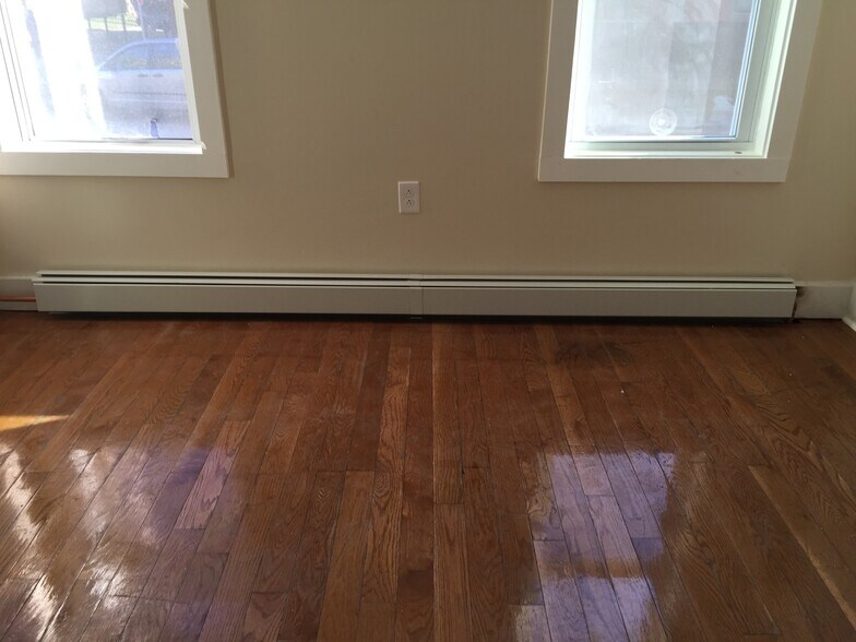 Building Photo - 75 Heath St