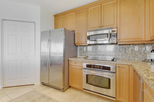 Building Photo - 800 Juno Ocean Walk