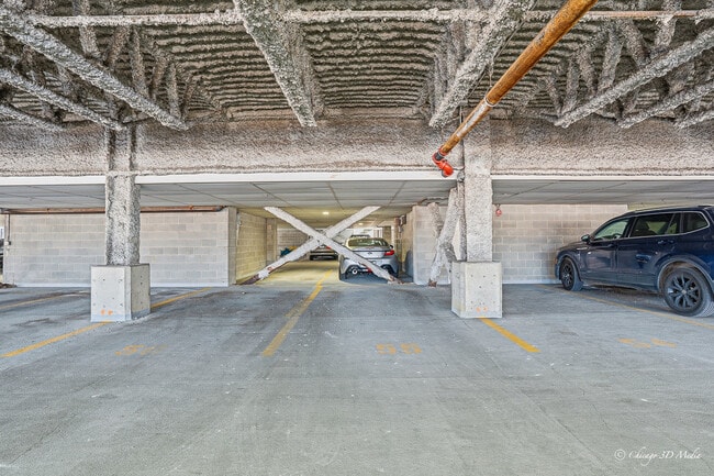 Building Photo - 515 Main St