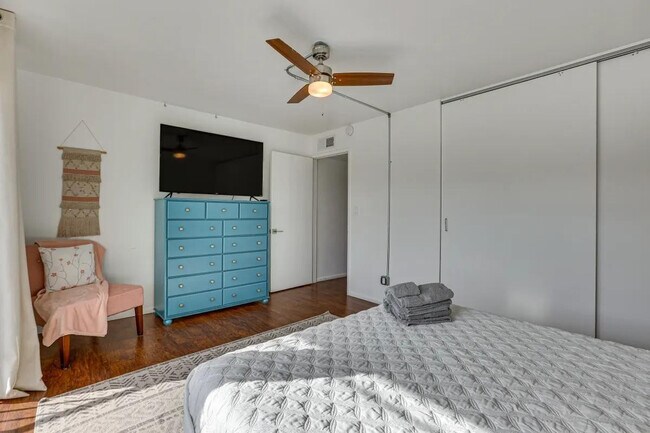 Building Photo - 7720 E Heatherbrae Ave