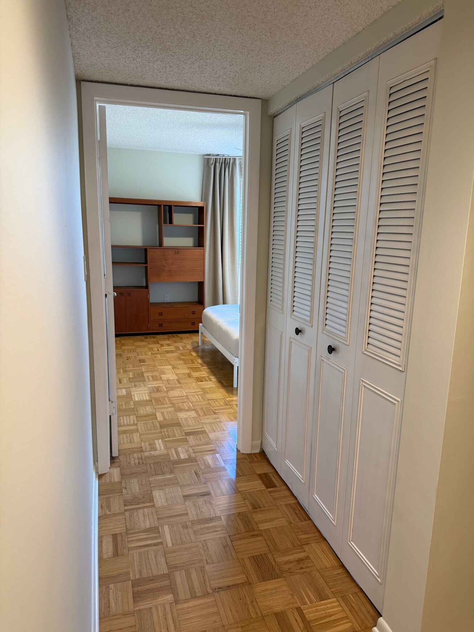 Building Photo - 102 Half Moon Cir